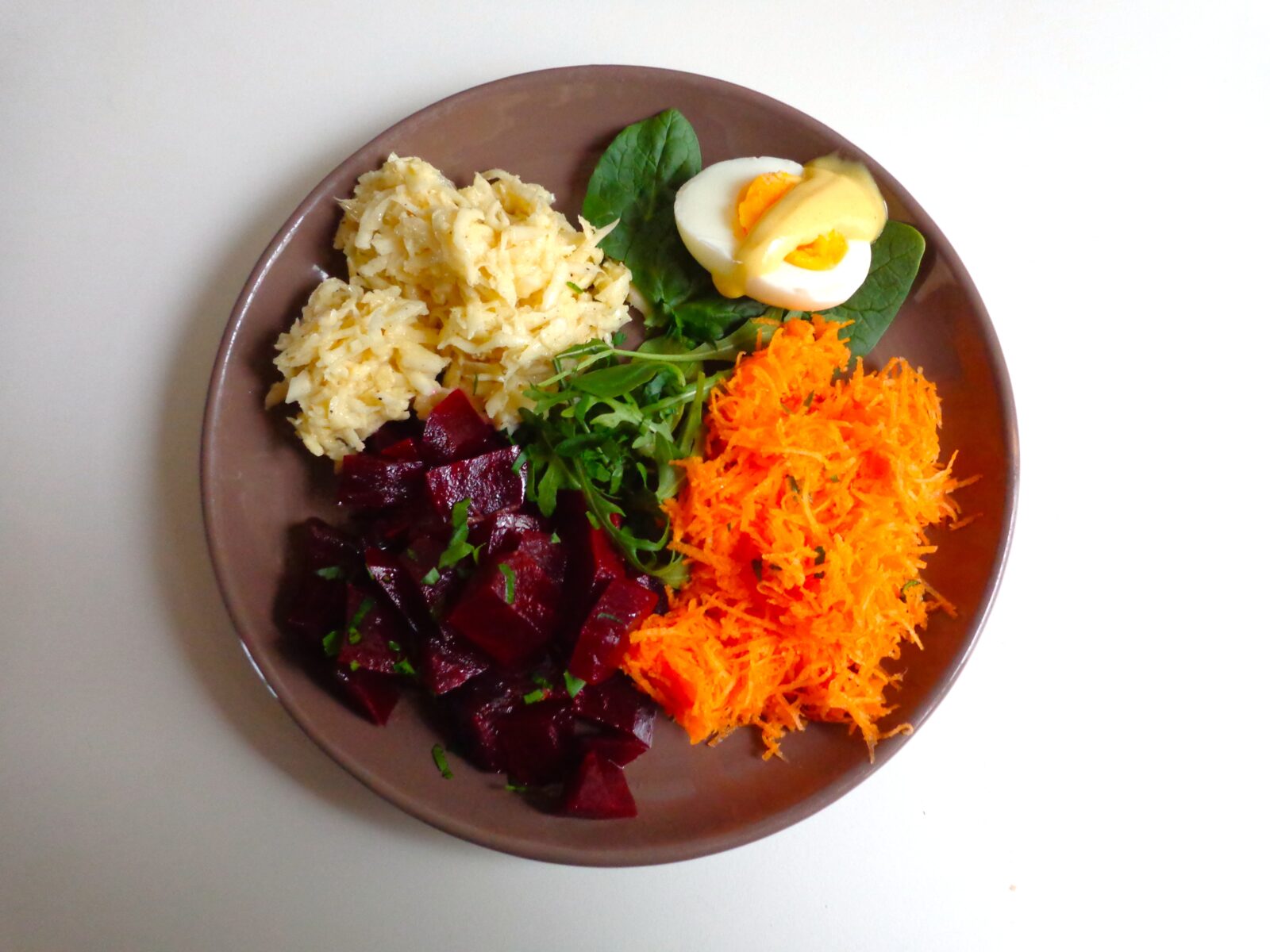 Assiette de crudités The Everyday French Chef