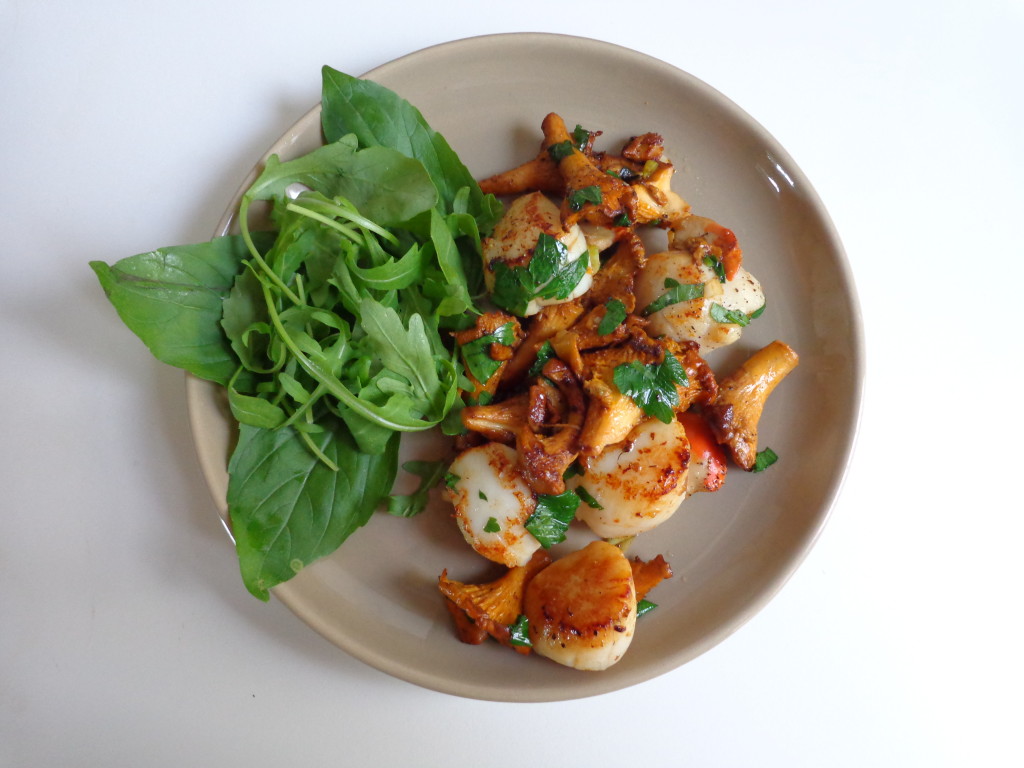 Coquilles saintjacques aux girolles The Everyday French Chef